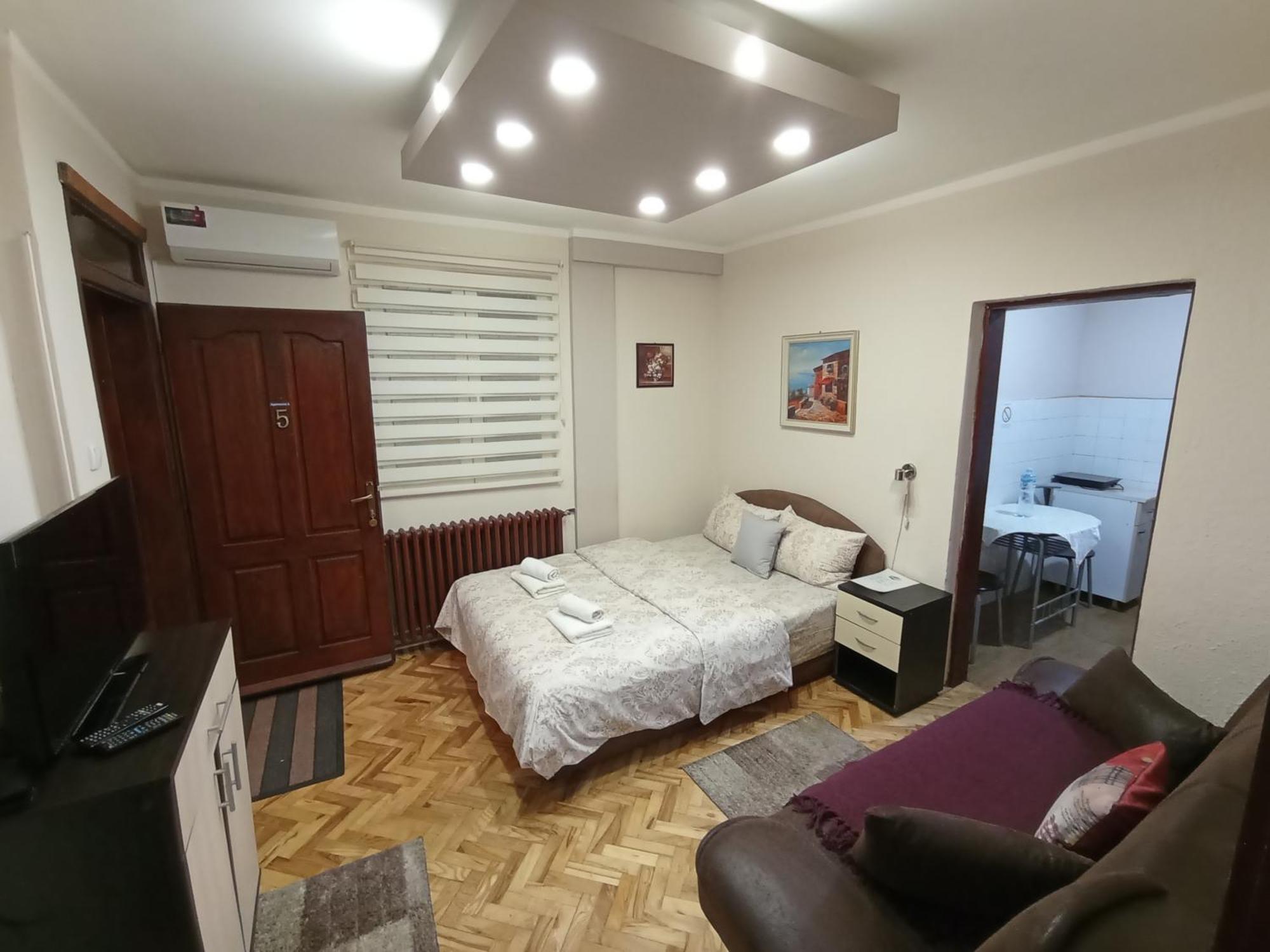 Apartments & Rooms -Mdl Lazic Белград Экстерьер фото